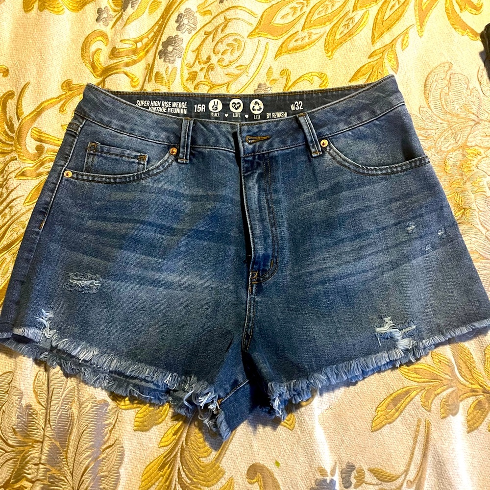 American Eagle Outfitters size 15r / 32 waist denim shorts with frayed bottoms